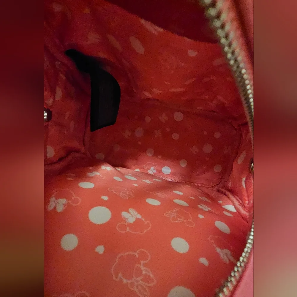 NWT Minnie Mouse Exclusive Hearts Strawberry Scented Sherpa Mini Backpack - Picture 5 of 6